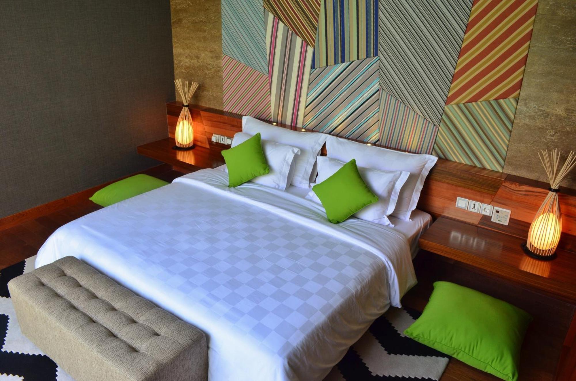 ทีเอส สวีท เซมินยัก Hotel เซมินยัค ห้อง รูปภาพ A bedroom at the hotel