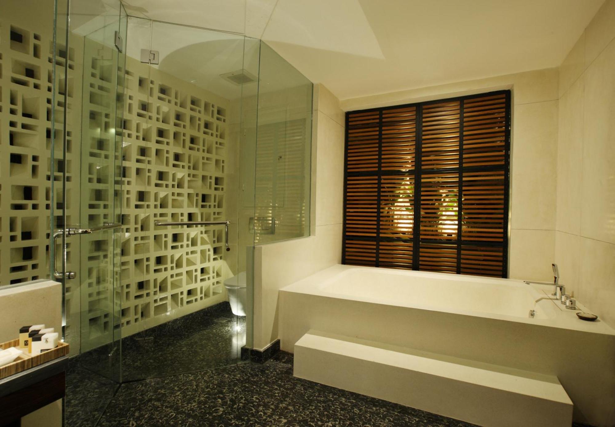 ทีเอส สวีท เซมินยัก Hotel เซมินยัค ภายนอก รูปภาพ Bathroom